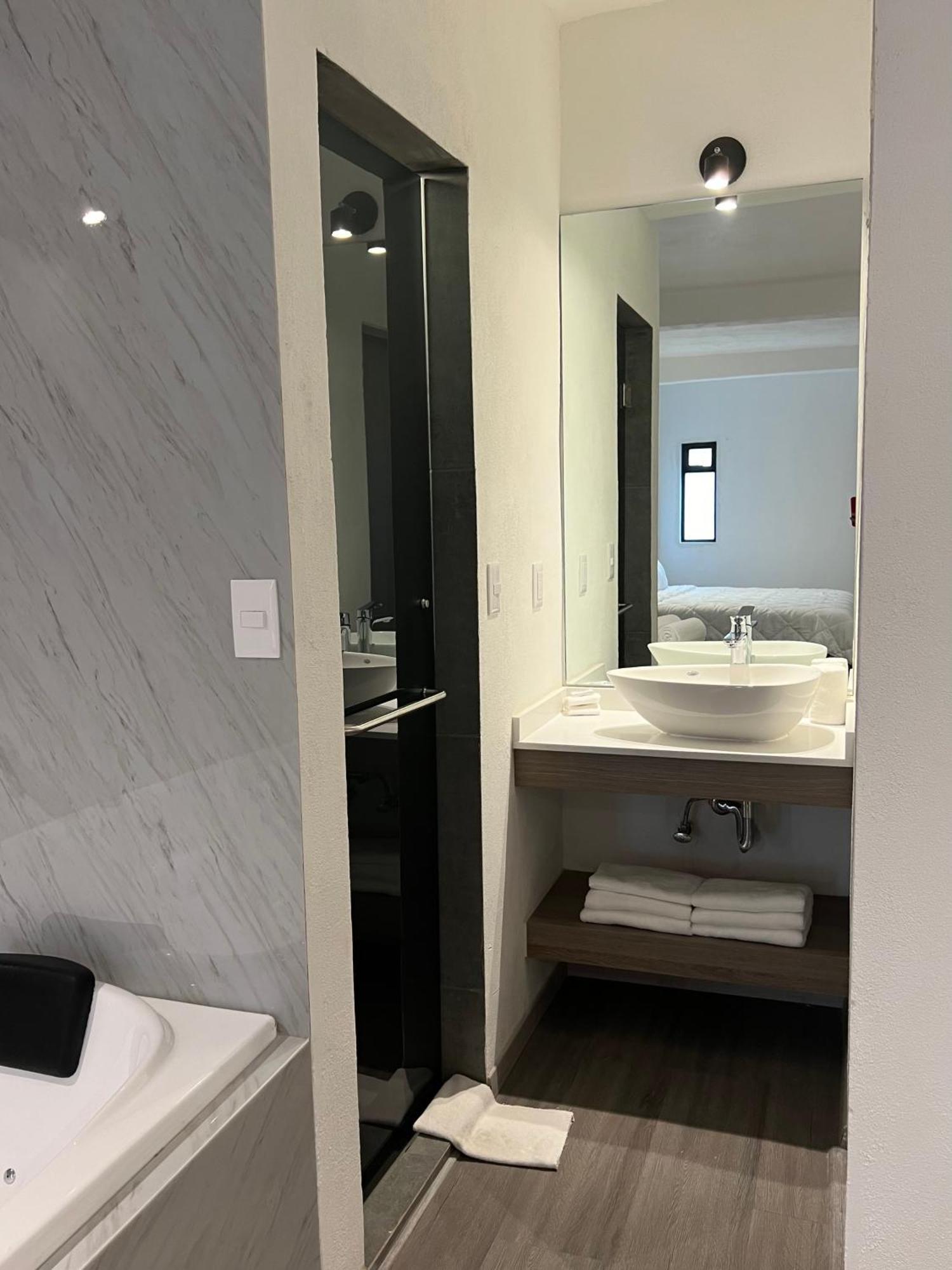 Hotel Blanco Pachuca Екстериор снимка